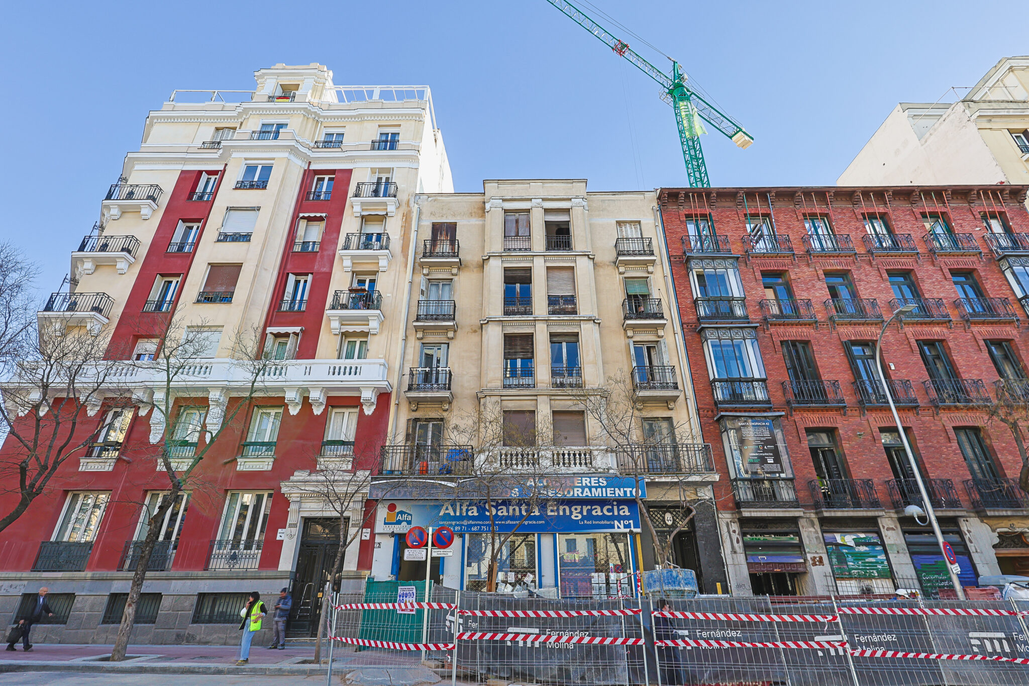 Santa Engracia 44-006